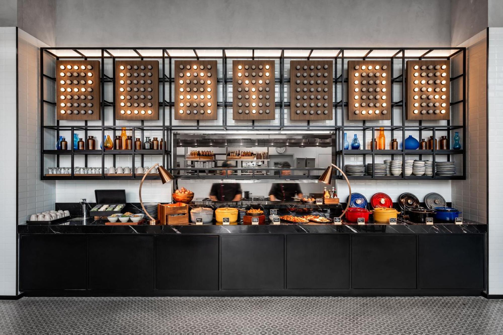 Отель Moxy Bangkok Ratchaprasong Экстерьер фото