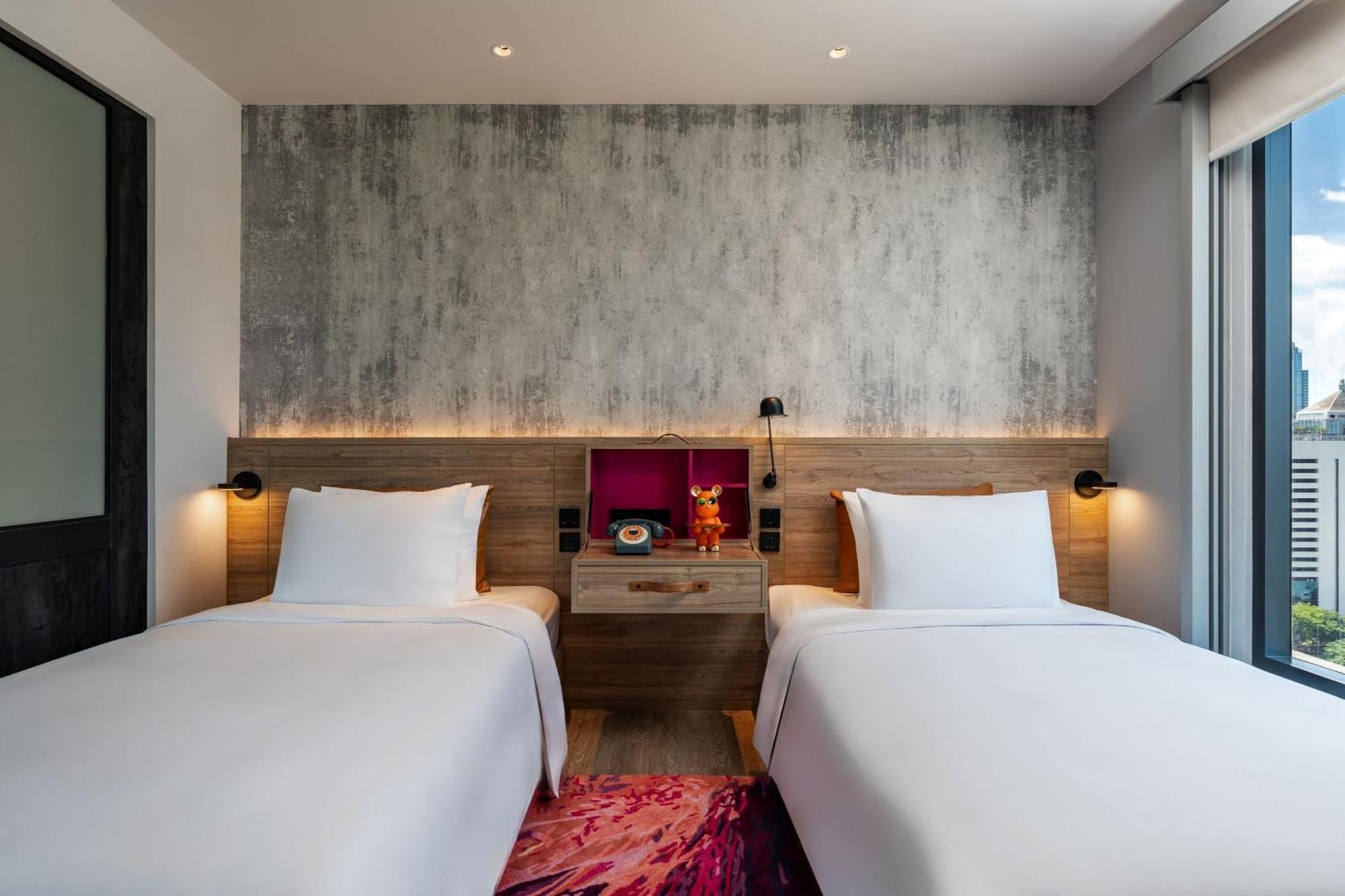 Отель Moxy Bangkok Ratchaprasong Экстерьер фото