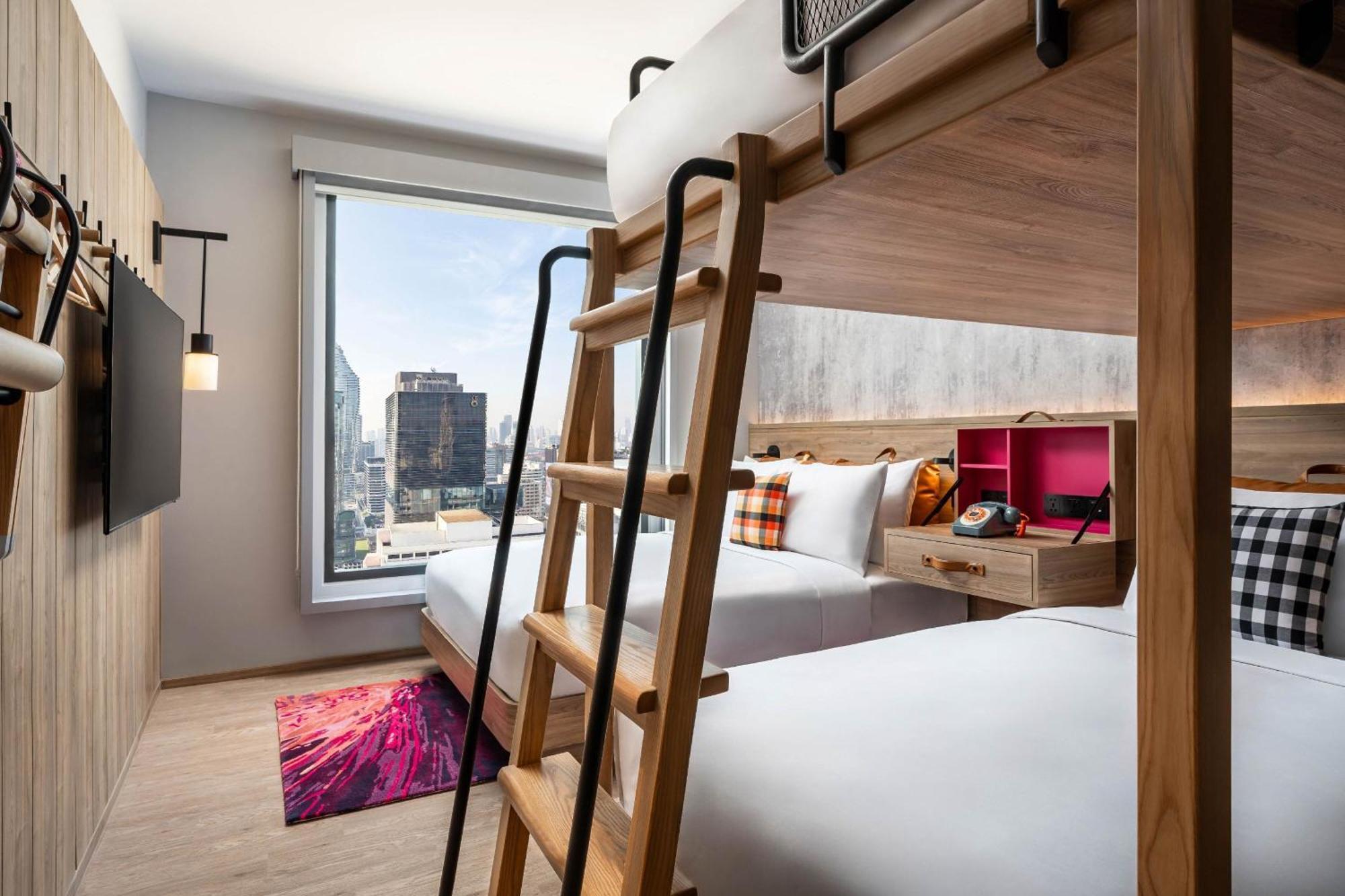 Отель Moxy Bangkok Ratchaprasong Экстерьер фото